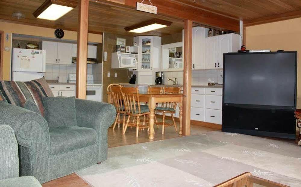 Heavens Edge Mountain Lodge Valemount Exterior foto